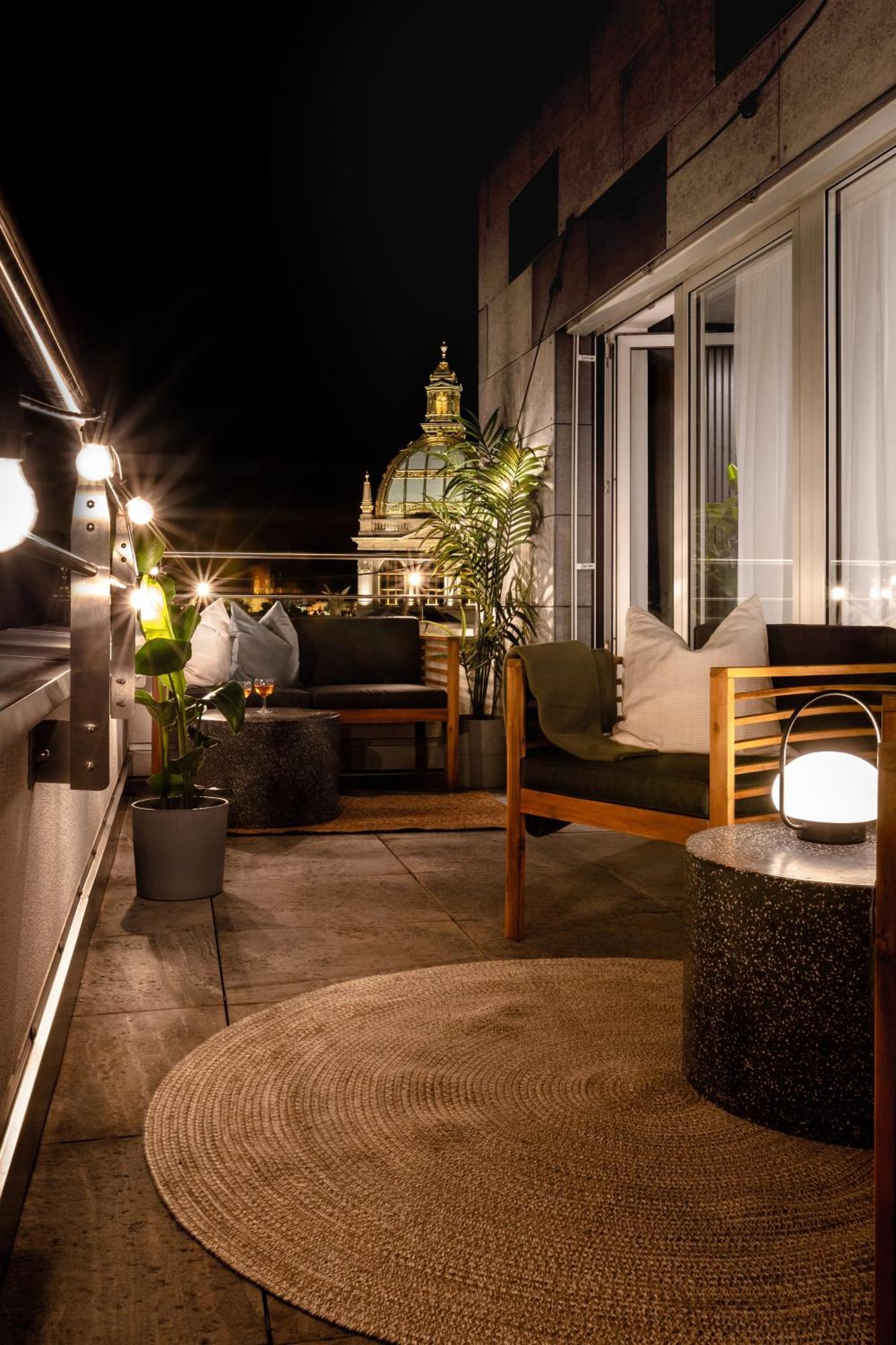 Turnkey I With Terrace Apartment Prag